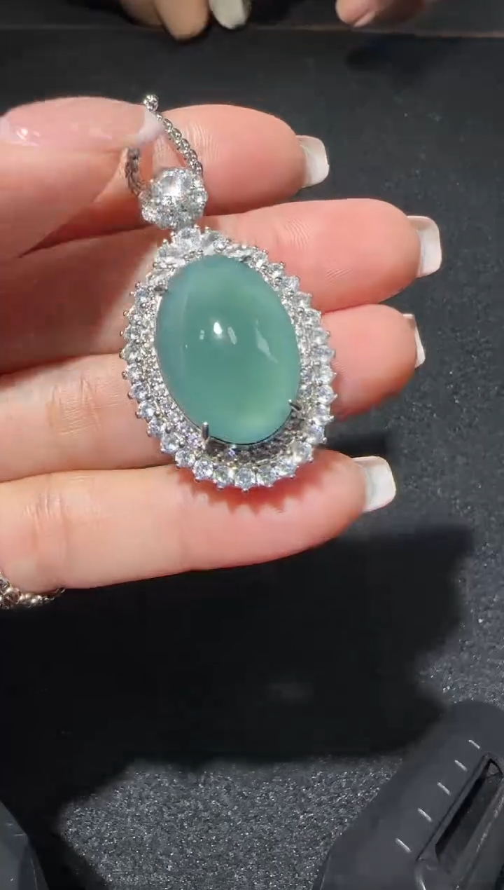 【闪购商品】翡翠吊坠(赠链)未镶嵌4450多样性发货拍一发一