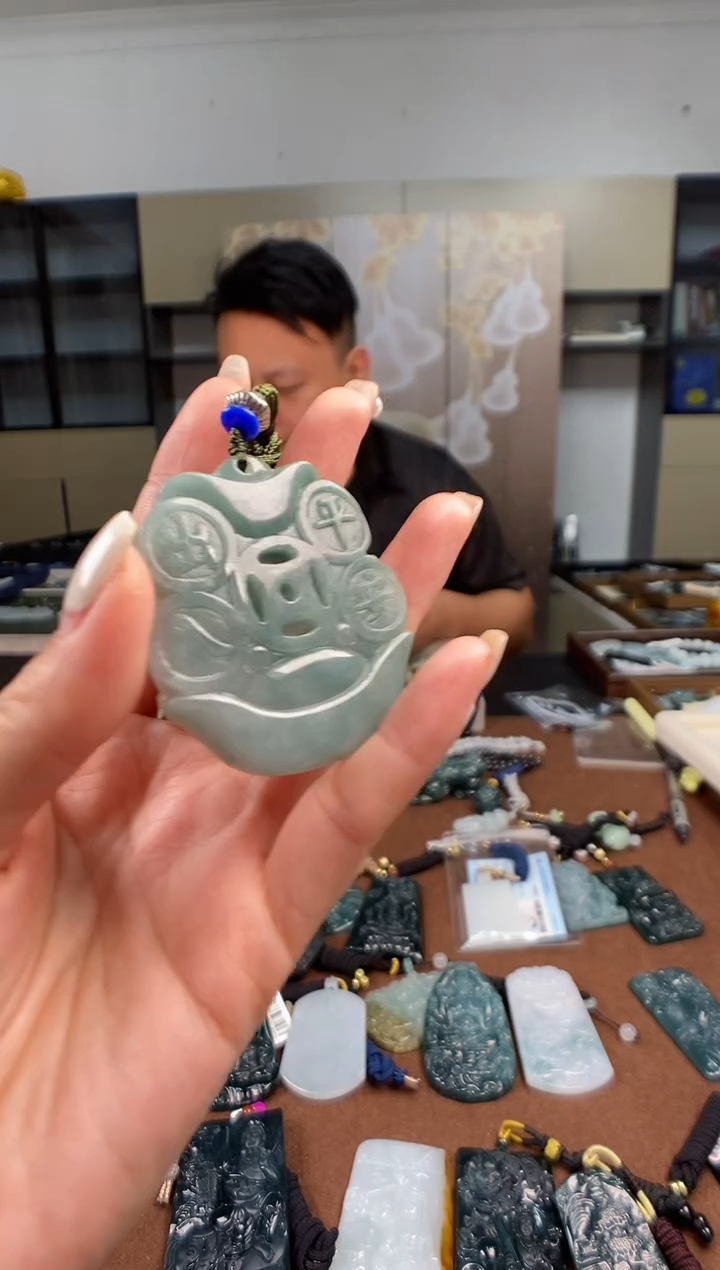颈饰未镶嵌翡翠多样性发其一