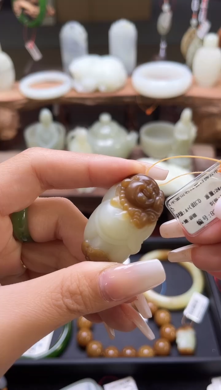 【闪购商品】和田玉吊坠未镶嵌若羌糖白逍遥佛801735