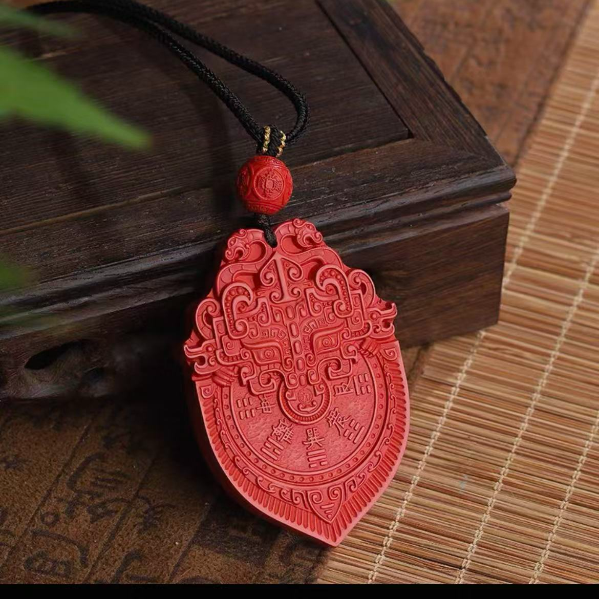 含辰砂工艺品高含量朱砂红砂山花山鬼花钱吊坠工艺品素绳