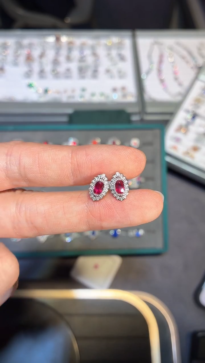 18K金镶嵌耳钉红宝石【闪购】1.03ct/同步展会价