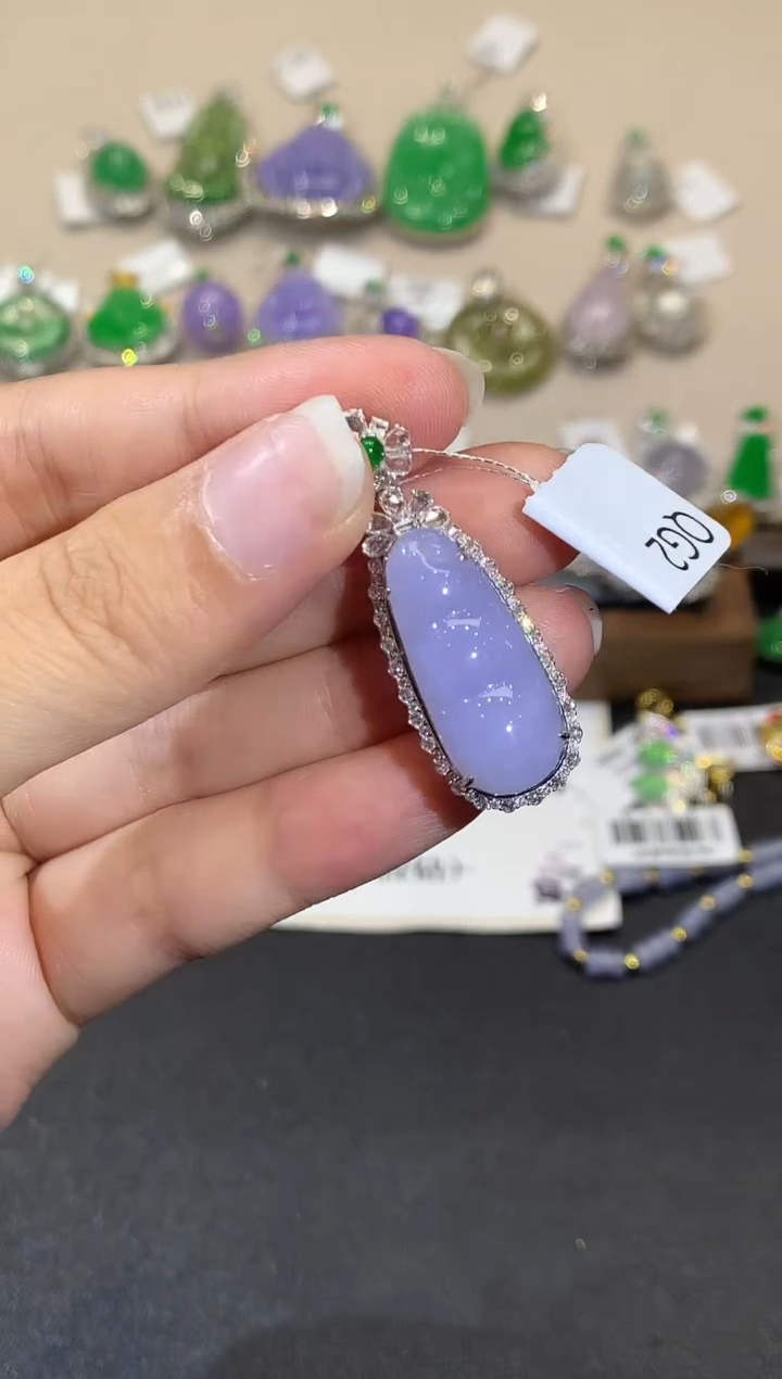 翡翠18K金镶嵌吊坠(不含链)QGZ2675多样性发其一