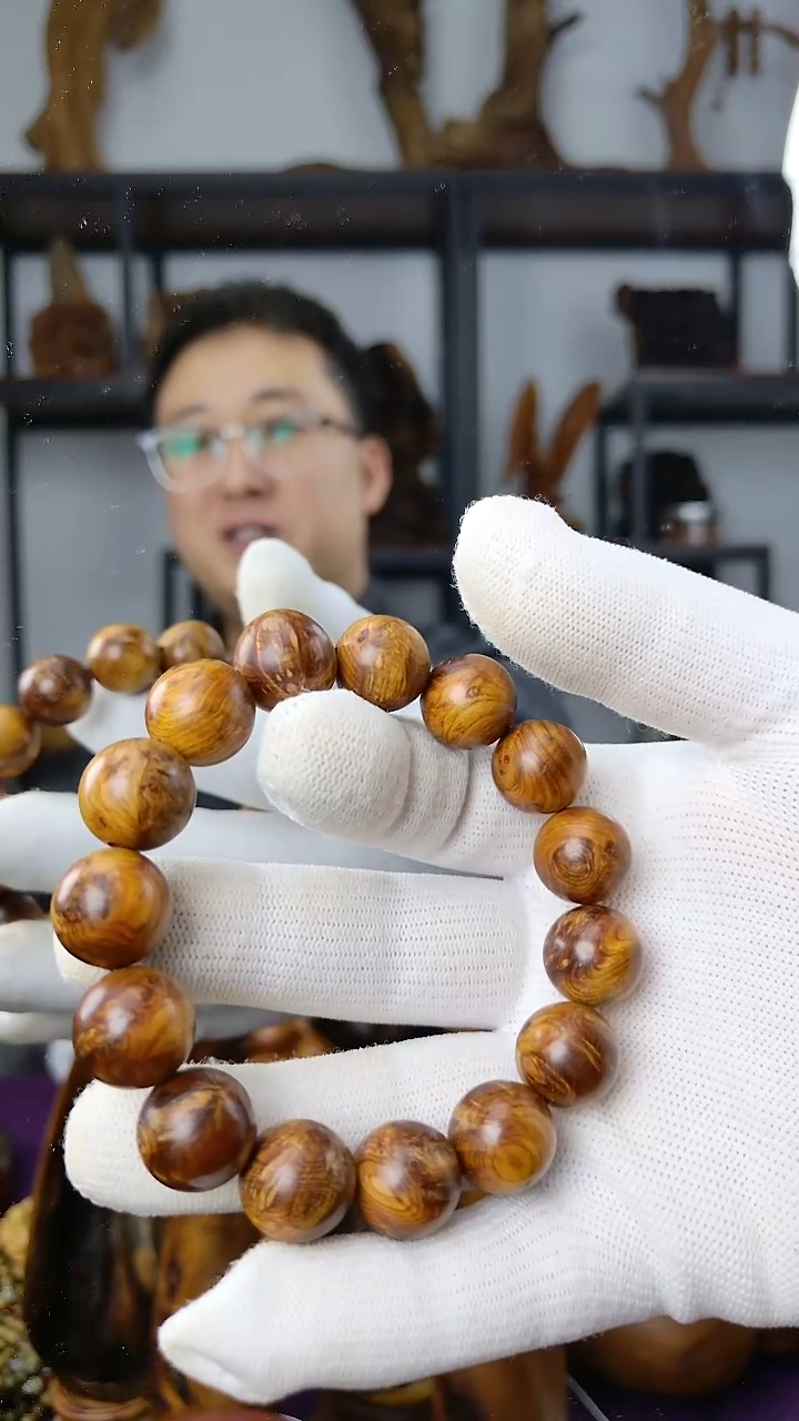 崖柏太行陈化崖柏1.5雪花瘤单圈崖柏手串