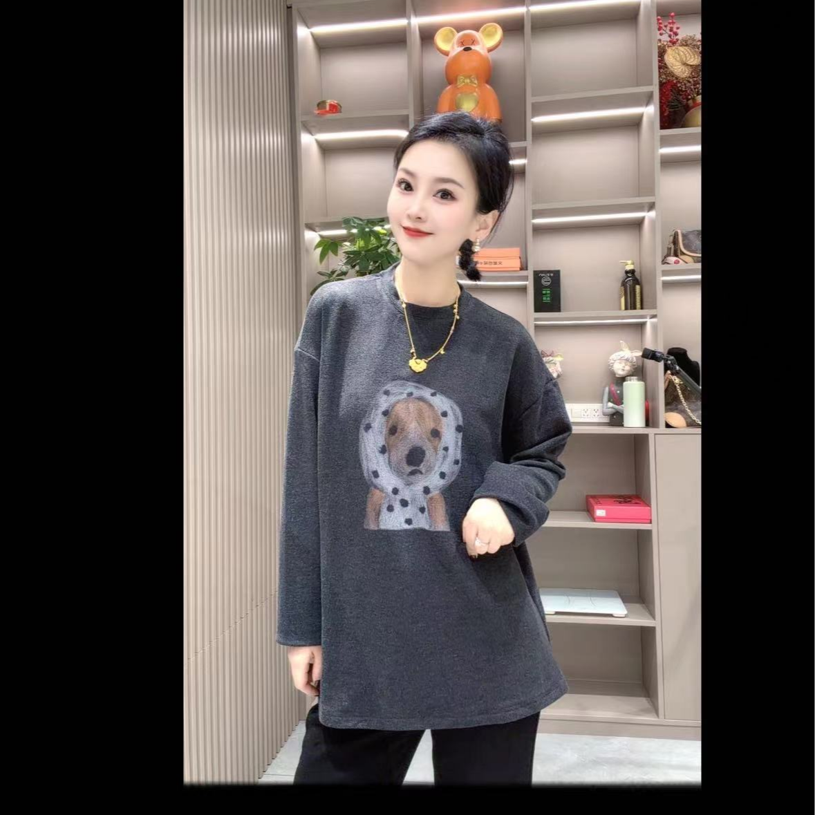 圆领德绒小狗T恤