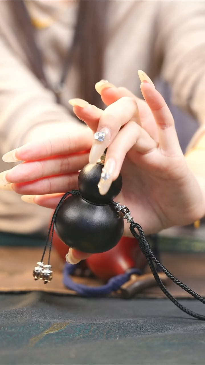 【闪购商品】XU296大漆精致小手捻(开口）