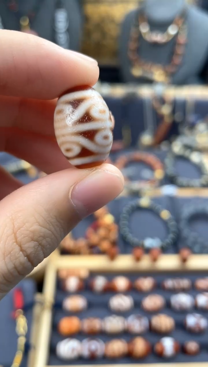 【闪购商品】玛瑙/玉髓颈饰未镶嵌金蟾高品水纹八眼单珠