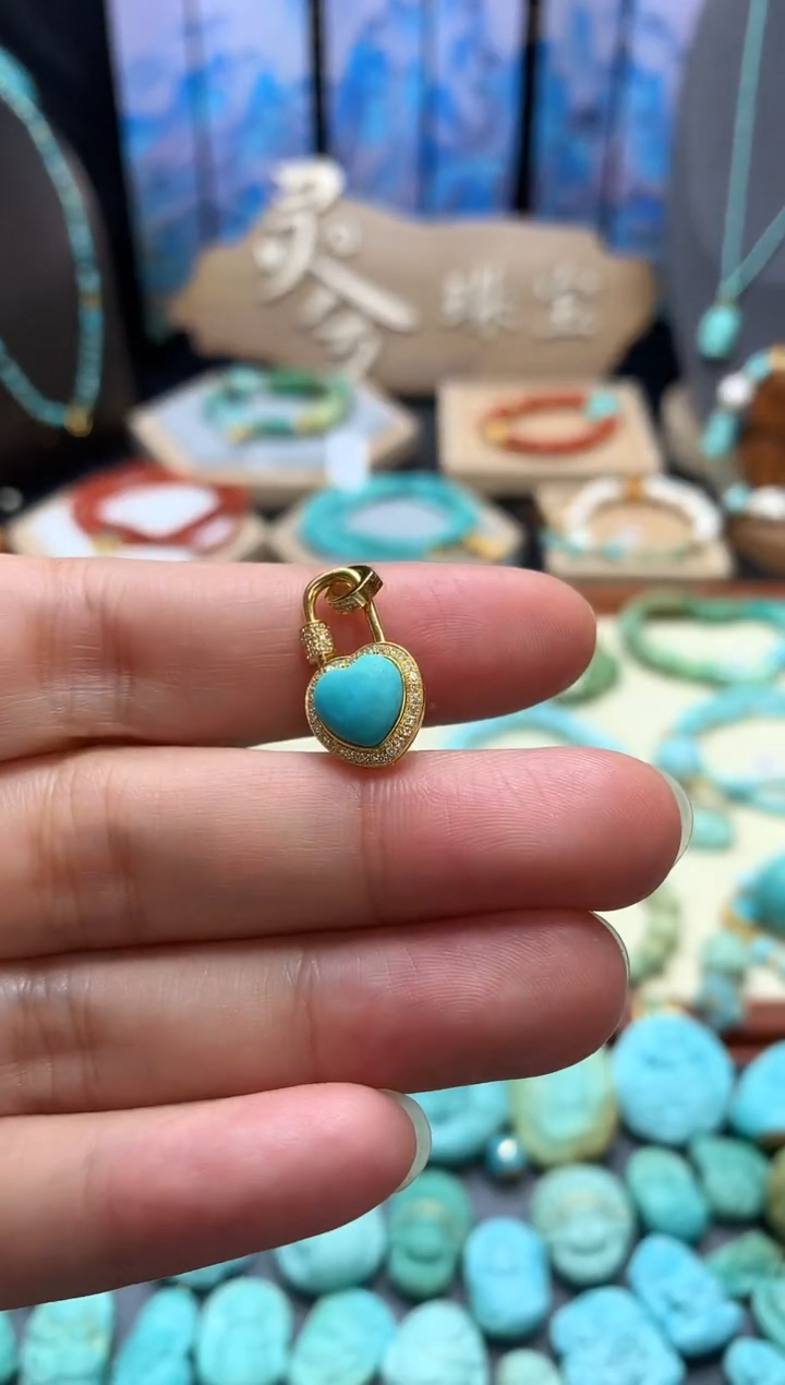 【闪购商品】绿松石挂件18K金镶嵌高瓷绿松石爱心锁