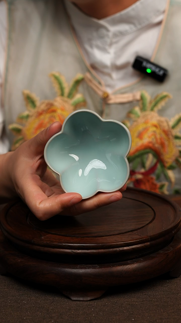 瓷片天青色梅花杯 80ML微瑕不带礼盒