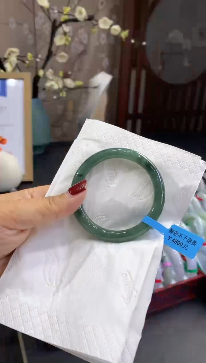 翡翠手镯未镶嵌多人07775