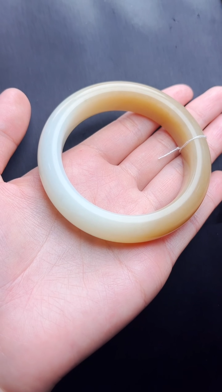 【闪购商品】和田玉手镯未镶嵌58圈口kk