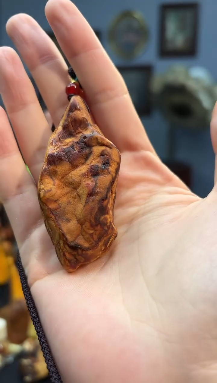 琥珀颈饰未镶嵌吊坠
