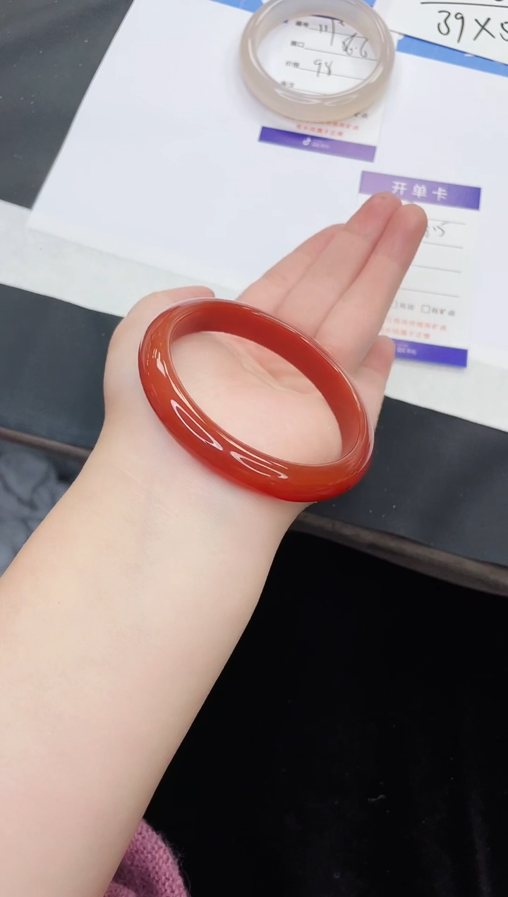 【闪购商品】石英质玉手镯未镶嵌M118-58+