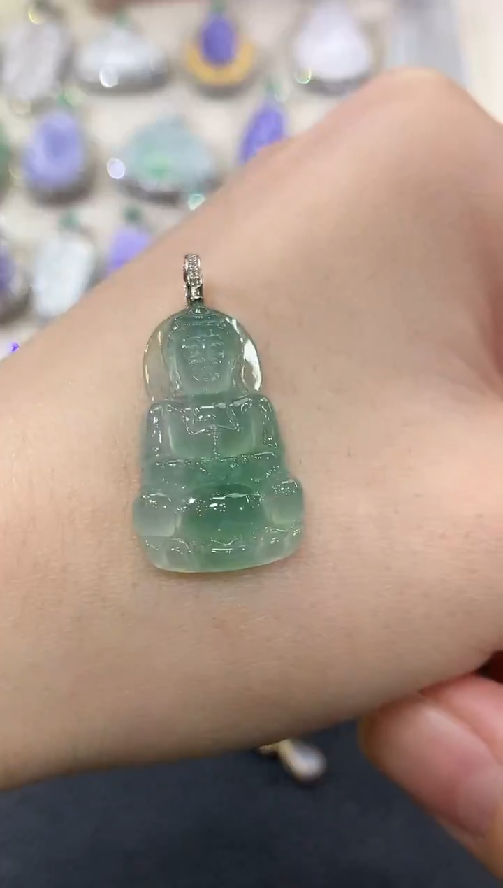 吊坠(不含链)18K金镶嵌翡翠冬日珠宝E18