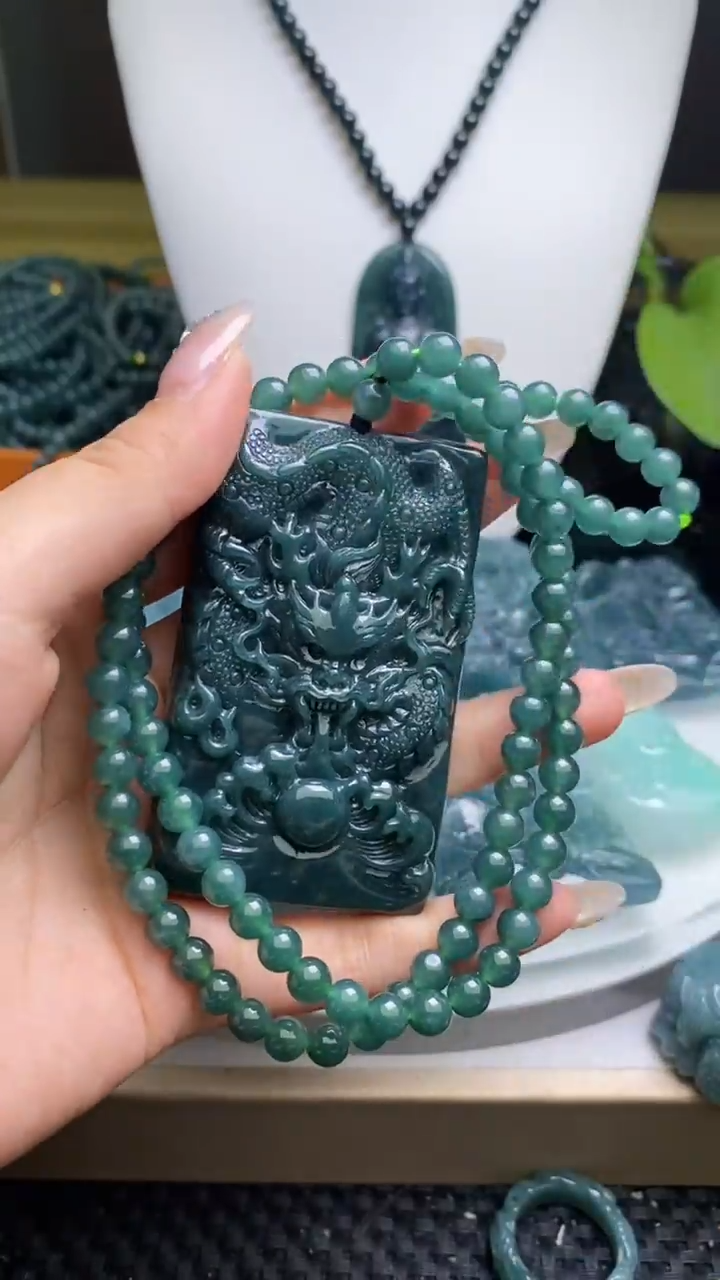 【闪购商品】翡翠未镶嵌颈饰