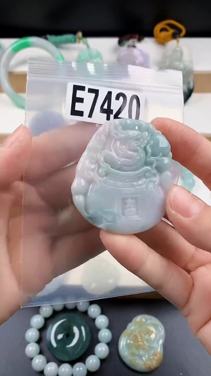 颈饰未镶嵌翡翠天然翡翠吊坠挂件