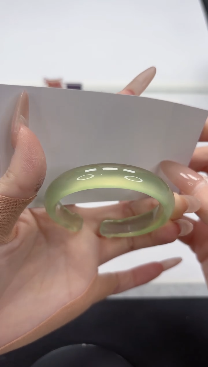 【闪购商品】石英质玉手镯未镶嵌A105-52