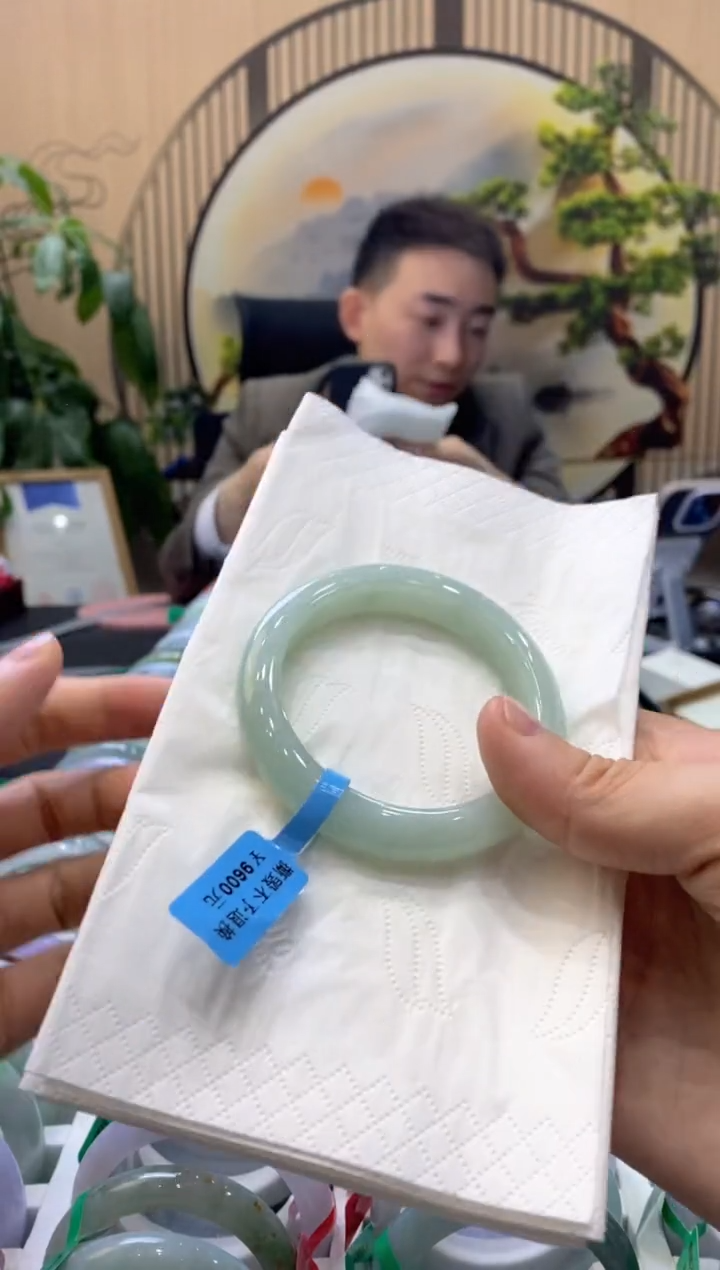 【闪购商品】翡翠手镯未镶嵌00007907