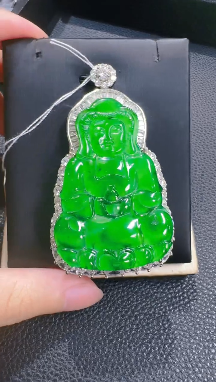 【闪购商品】翡翠吊坠(赠链)银S925镶嵌天然a货翡翠