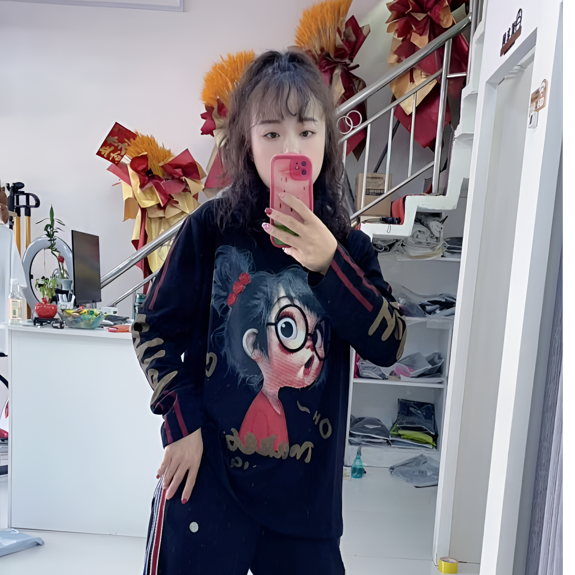 欧版65秋款重工钉珠卡通小女孩打底衫-31042长袖黑色