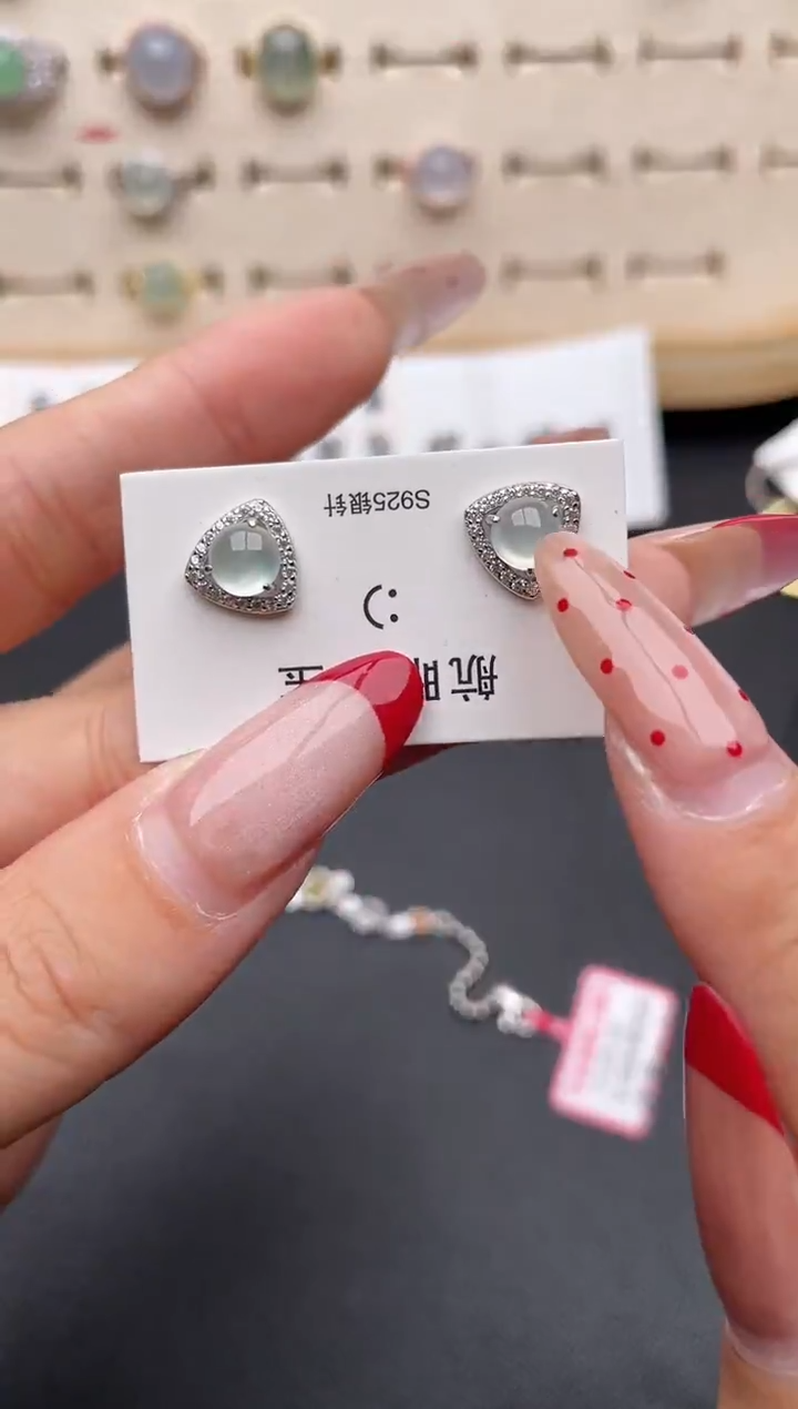 【闪购商品】翡翠戒指银S925镶嵌一物一证一礼盒