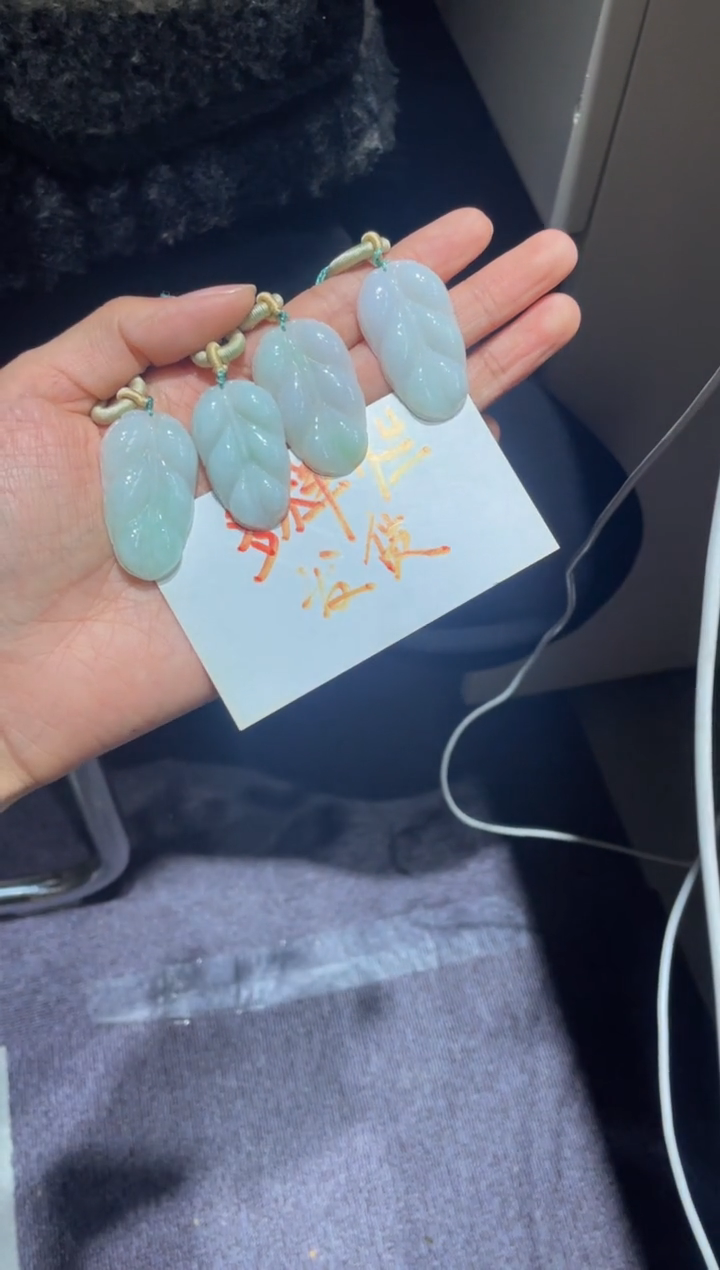 【闪购商品】翡翠吊坠(不含链)未镶嵌42410000