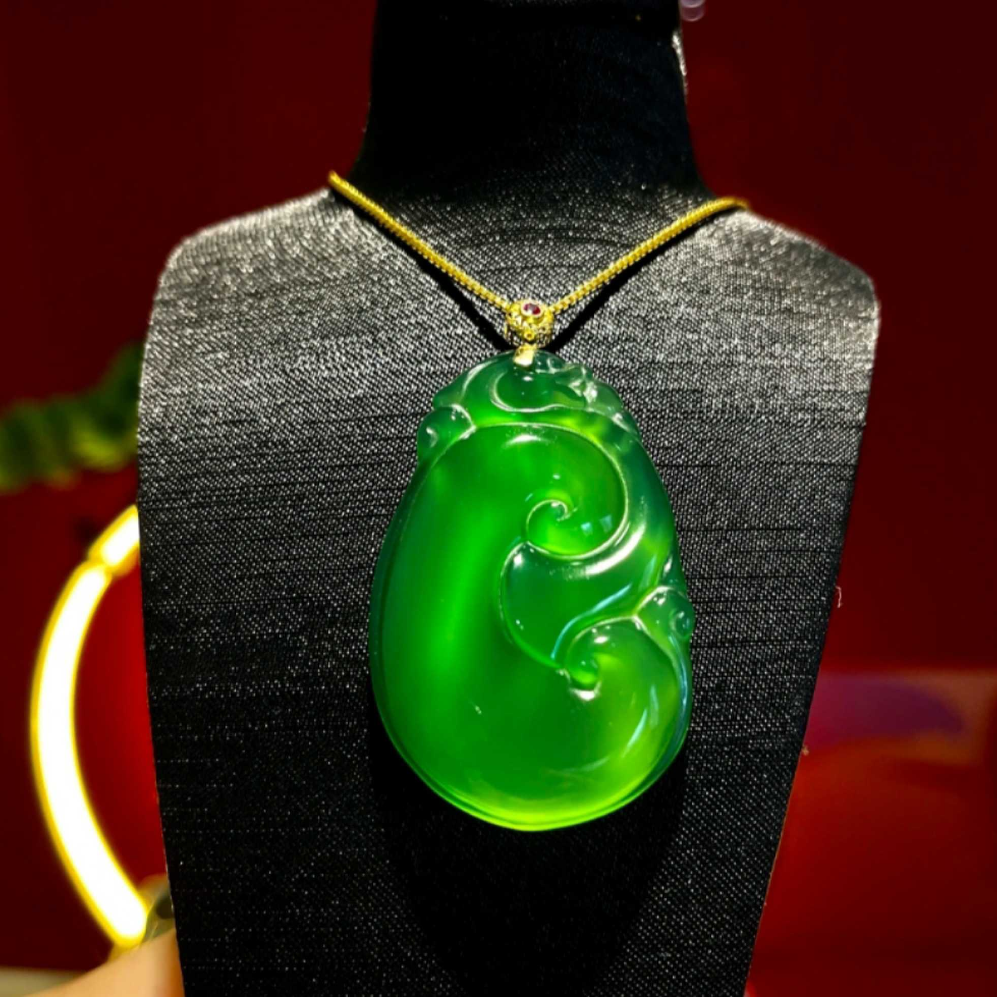 天然 A货 经典设计 满绿如意吊坠 多样性发其一 