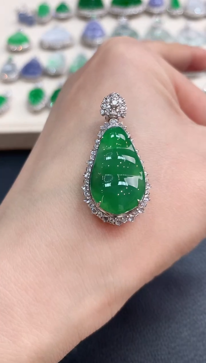 【闪购商品】翡翠吊坠(不含链)18K金镶嵌b138       
