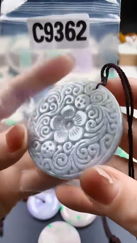 颈饰未镶嵌翡翠天然翡翠吊坠挂件