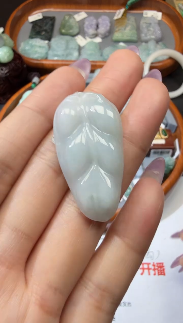 翡翠未镶嵌颈饰153.。。。。