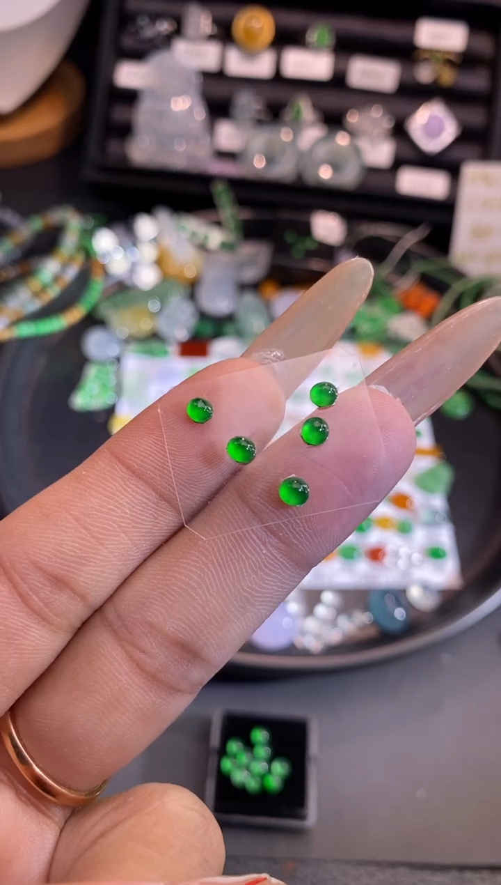 【闪购商品】翡翠挂件未镶嵌蛋