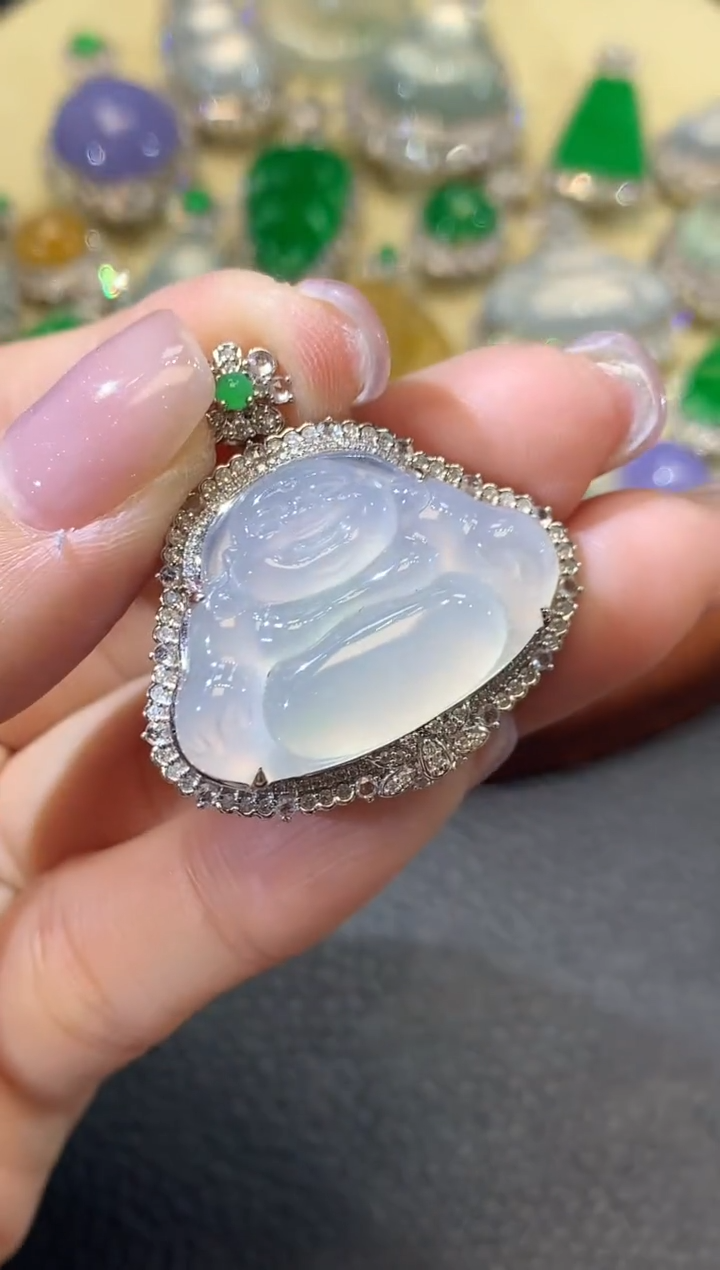 【闪购商品】翡翠吊坠(不含链)18K金镶嵌C40