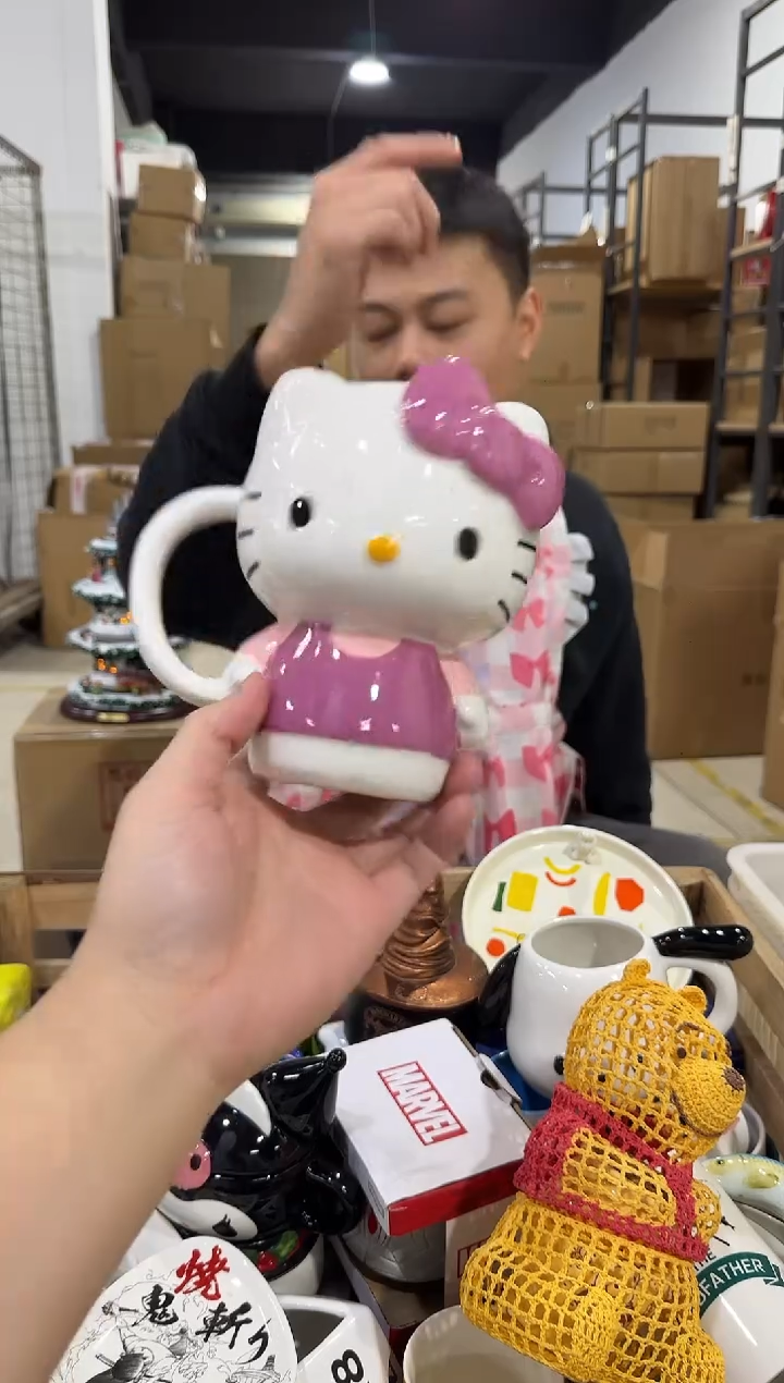 瓷片陶瓷粉色kt全身杯