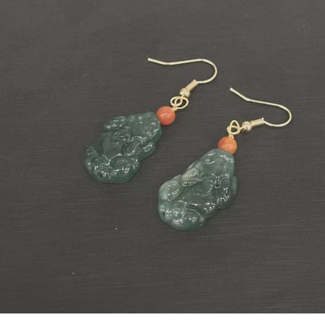 天然A货翡翠貔貅耳坠