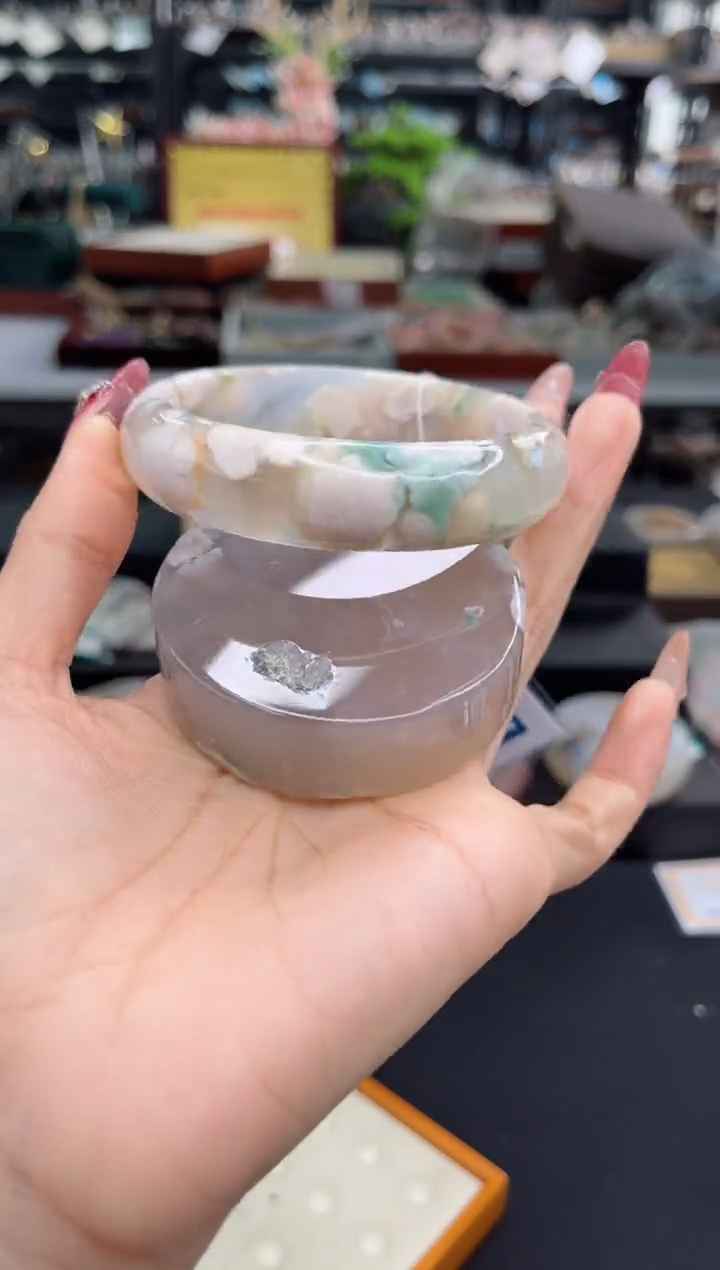 【闪购商品】石英质玉手镯未镶嵌63圈口（赠品镯心）S9086