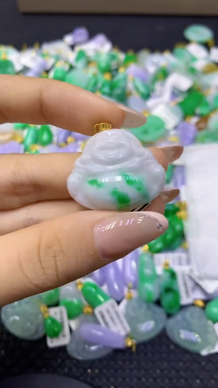 颈饰18K金镶嵌翡翠天然缅甸翡翠A货