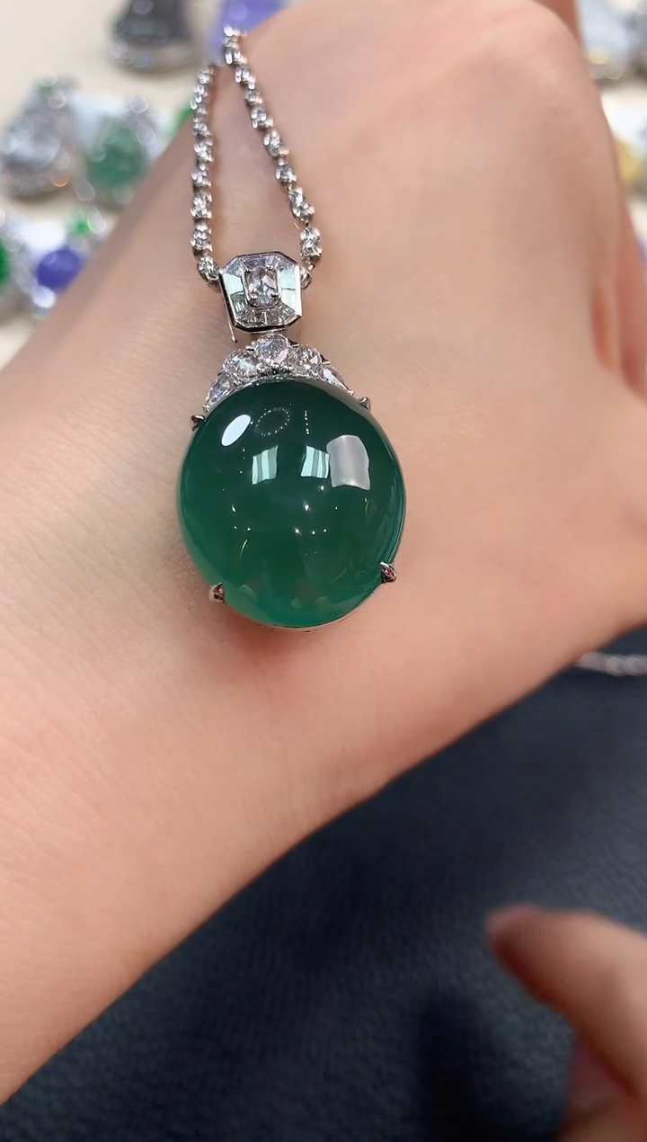 【闪购商品】翡翠吊坠(不含链)18K金镶嵌n66     