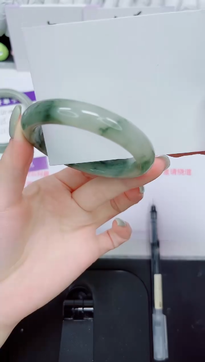 石英质玉未镶嵌手镯143