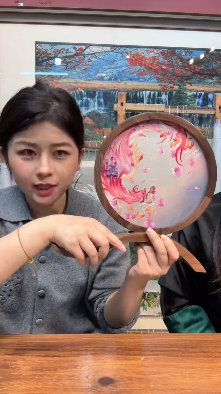 竖款非遗苏绣手工刺绣摆台