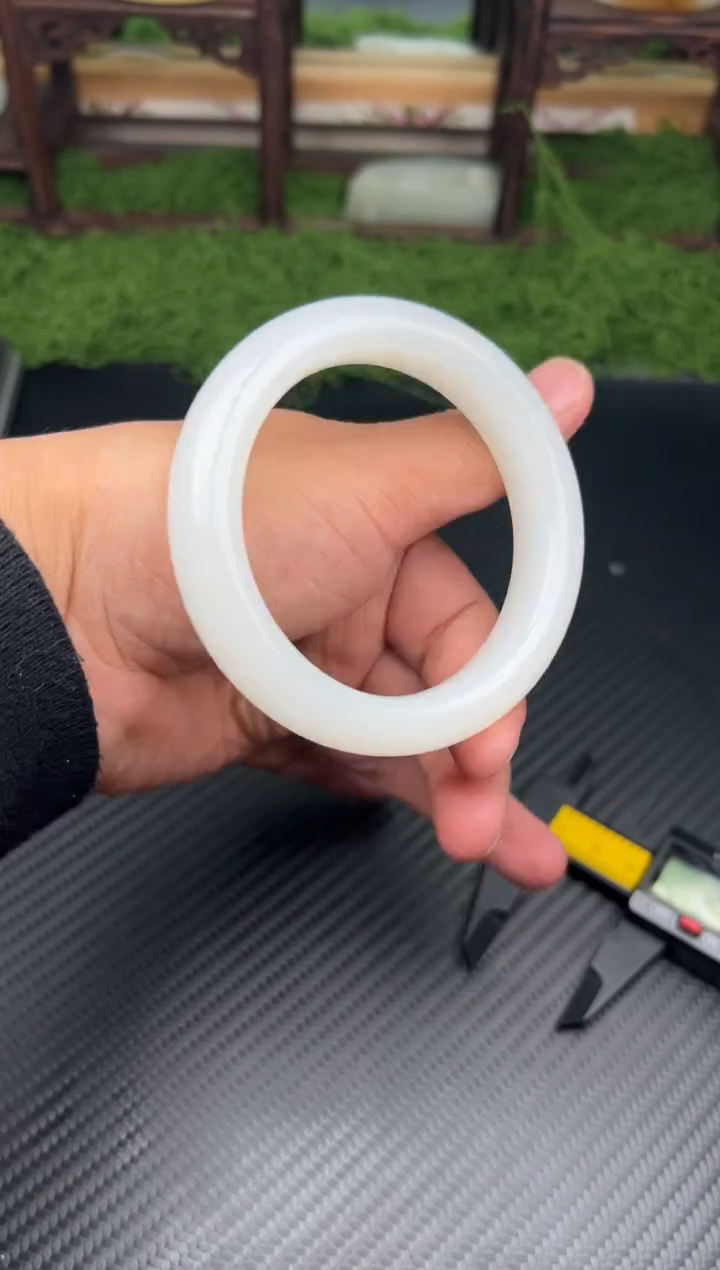 未镶嵌手镯和田玉黑山微色差59