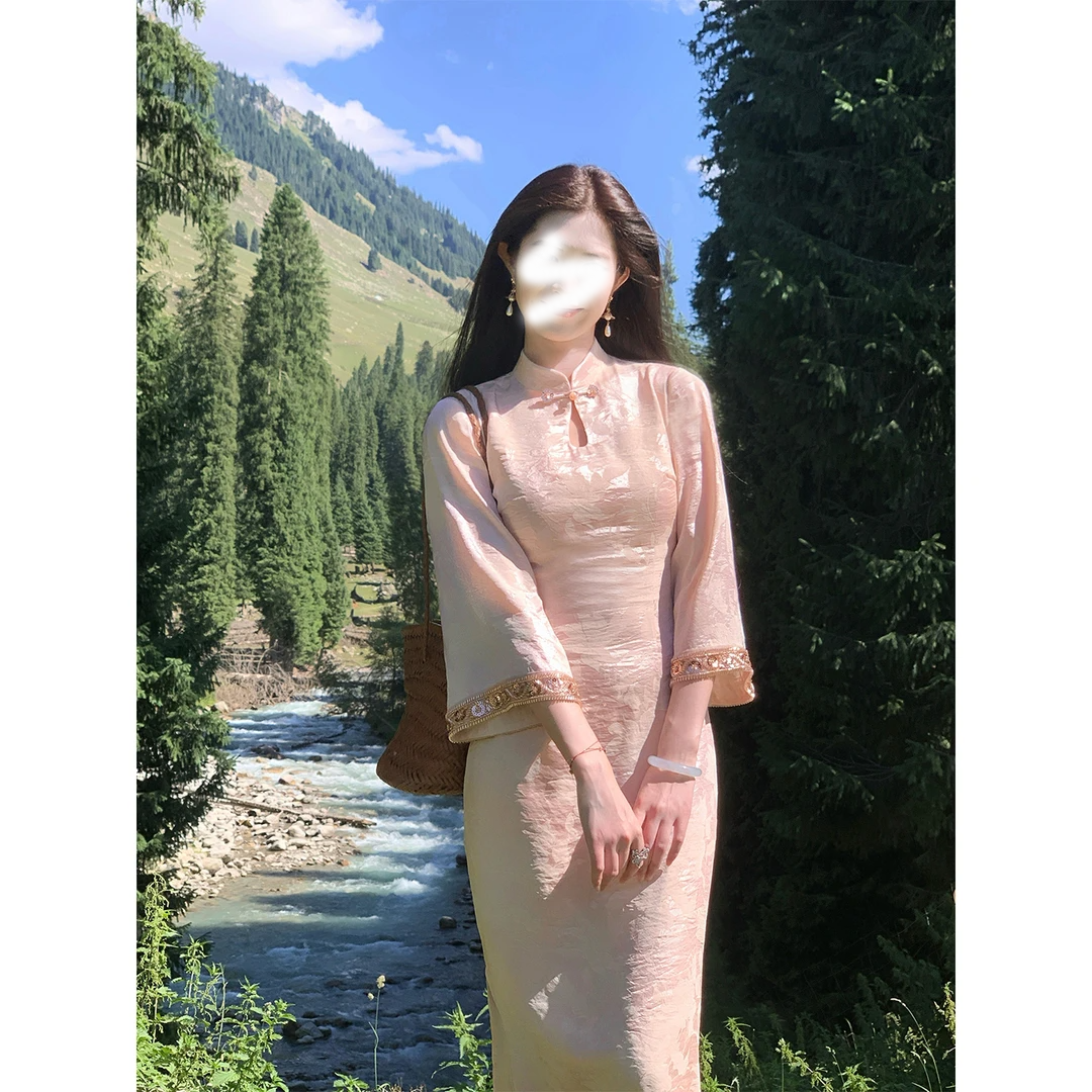 【甜月香】新中式提花改良旗袍2025秋季收腰显瘦旗袍领镂空连衣裙