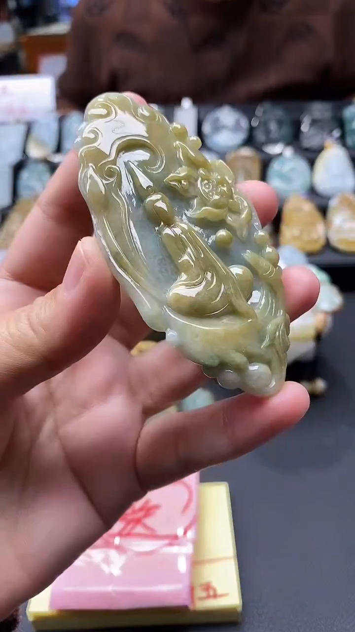 【闪购商品】翡翠颈饰未镶嵌挂件