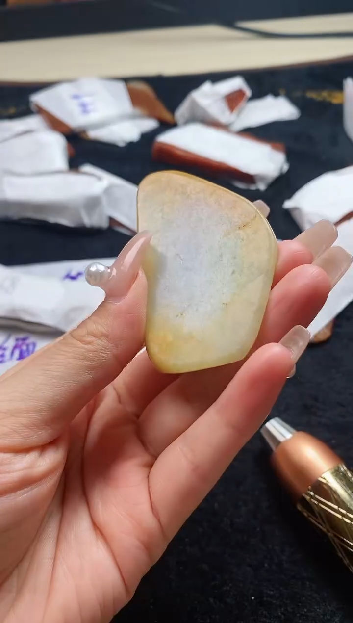 翡翠裸石翡翠挂件裸石