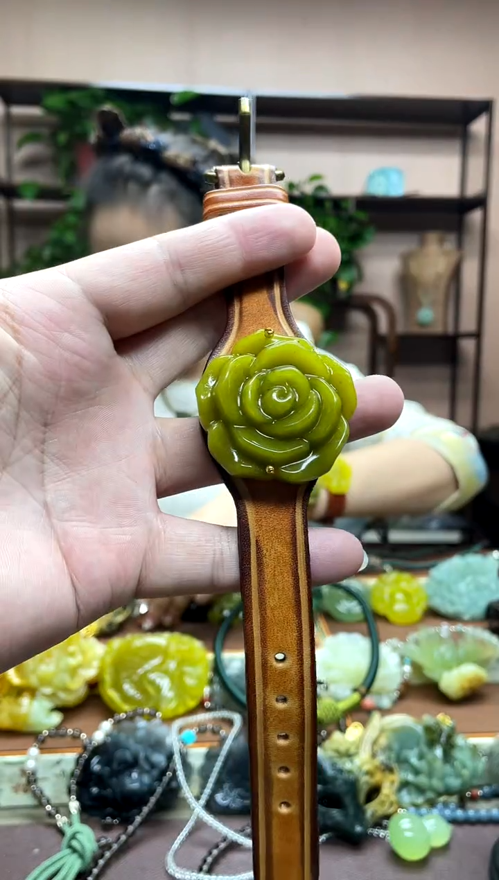 未镶嵌岫玉吊坠多样性发货发其中之一