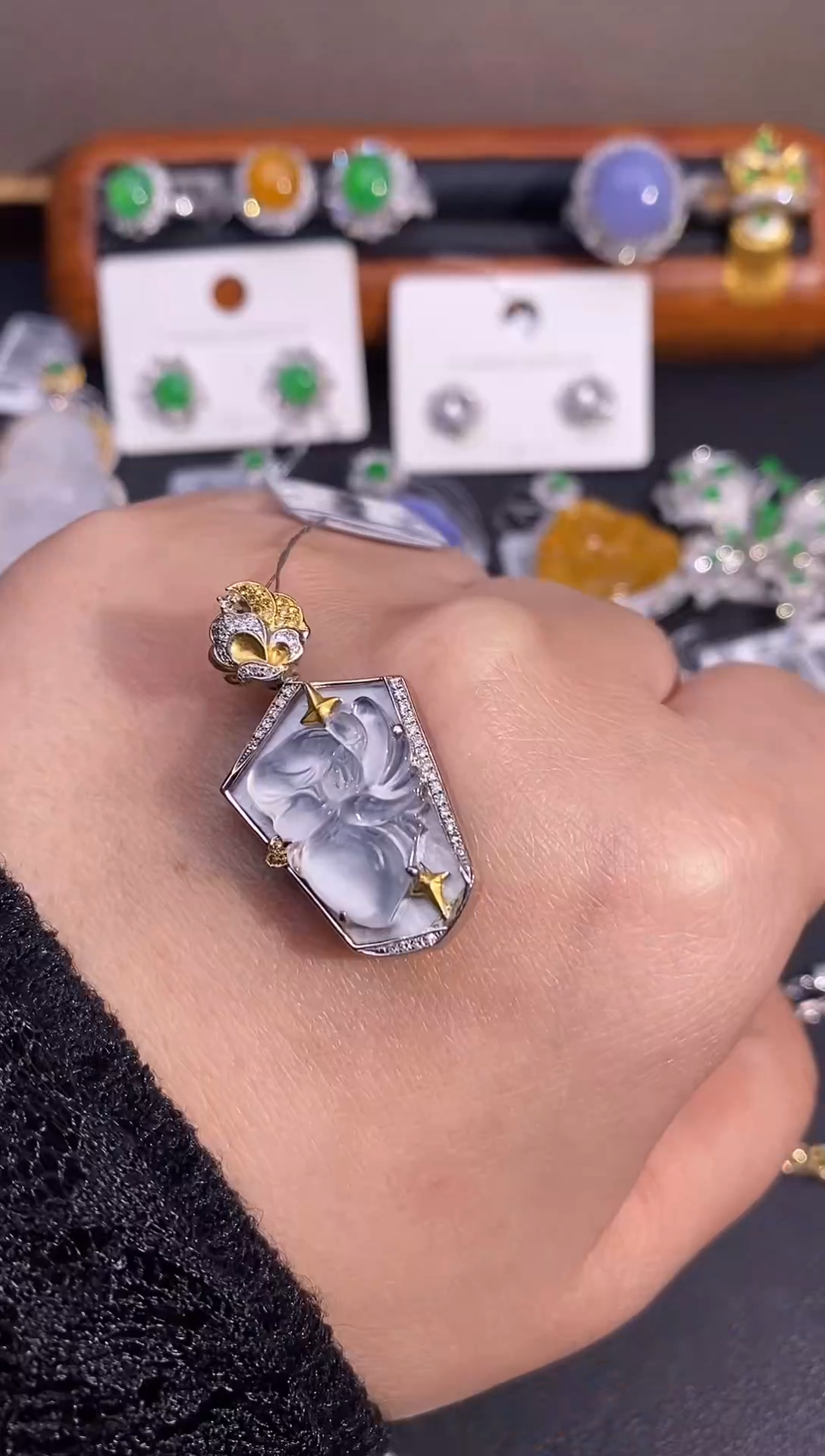 【闪购商品】翡翠颈饰18K金镶嵌吊坠