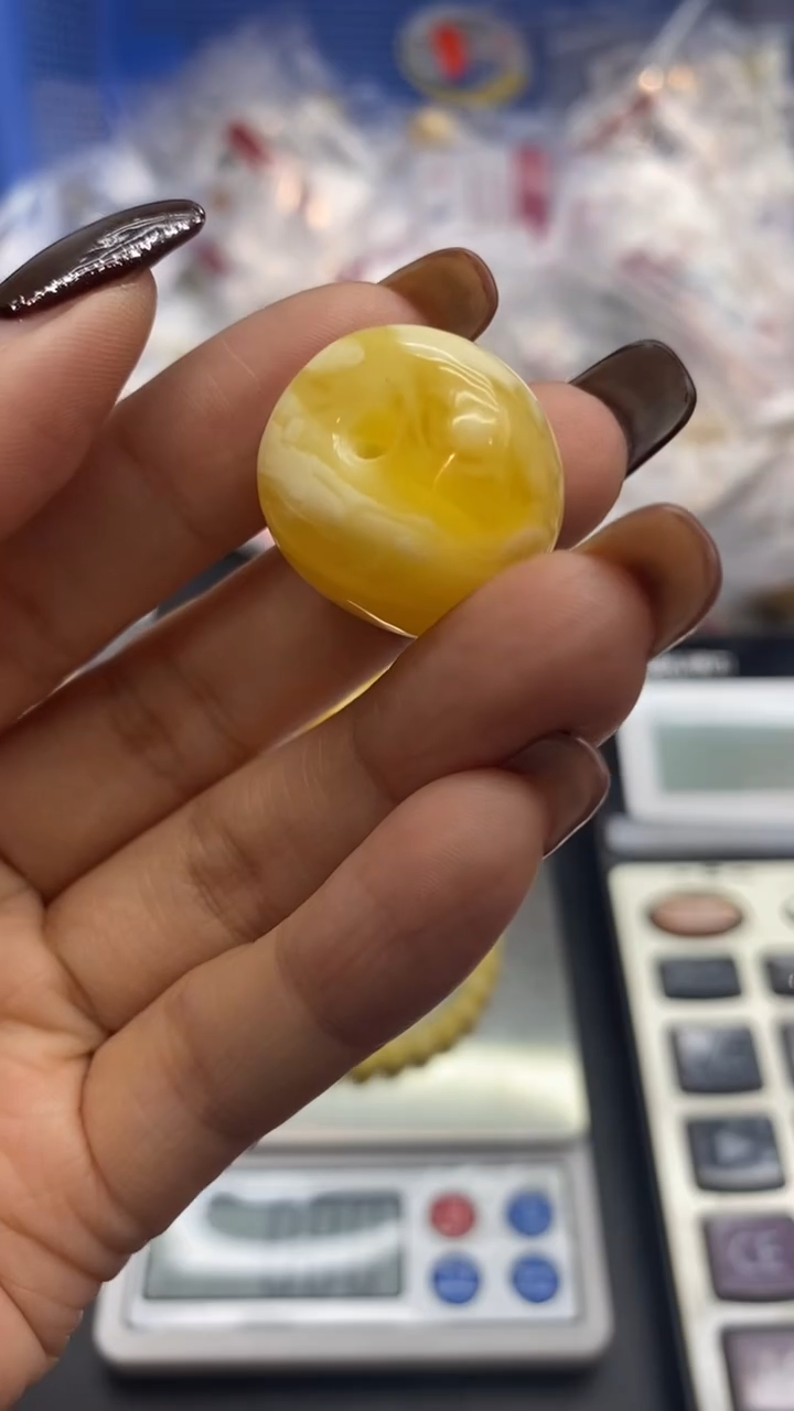 琥珀未镶嵌珠宝奇石652