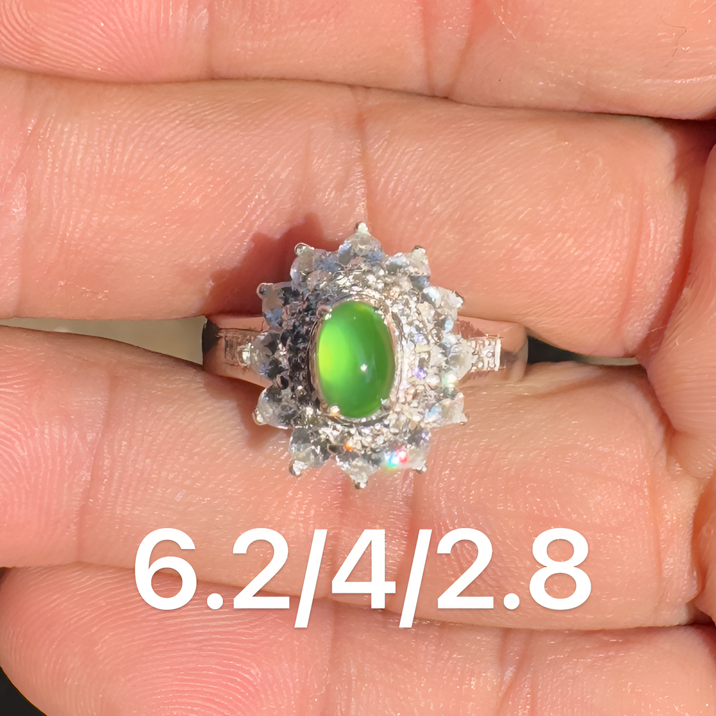 0115(小哪吒在源头)冰玻种翡翠炸光木那绿戒面干净饱满荧光足M80