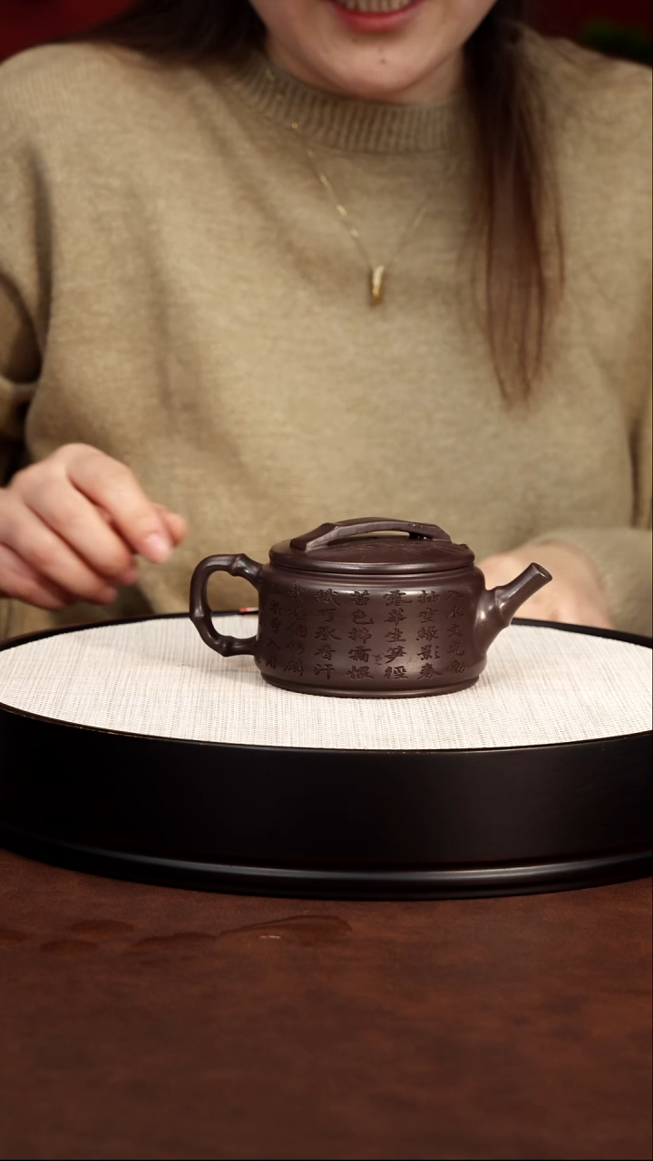 茶壶紫砂竹报平安汉瓦壶 赤龙血砂 梅付