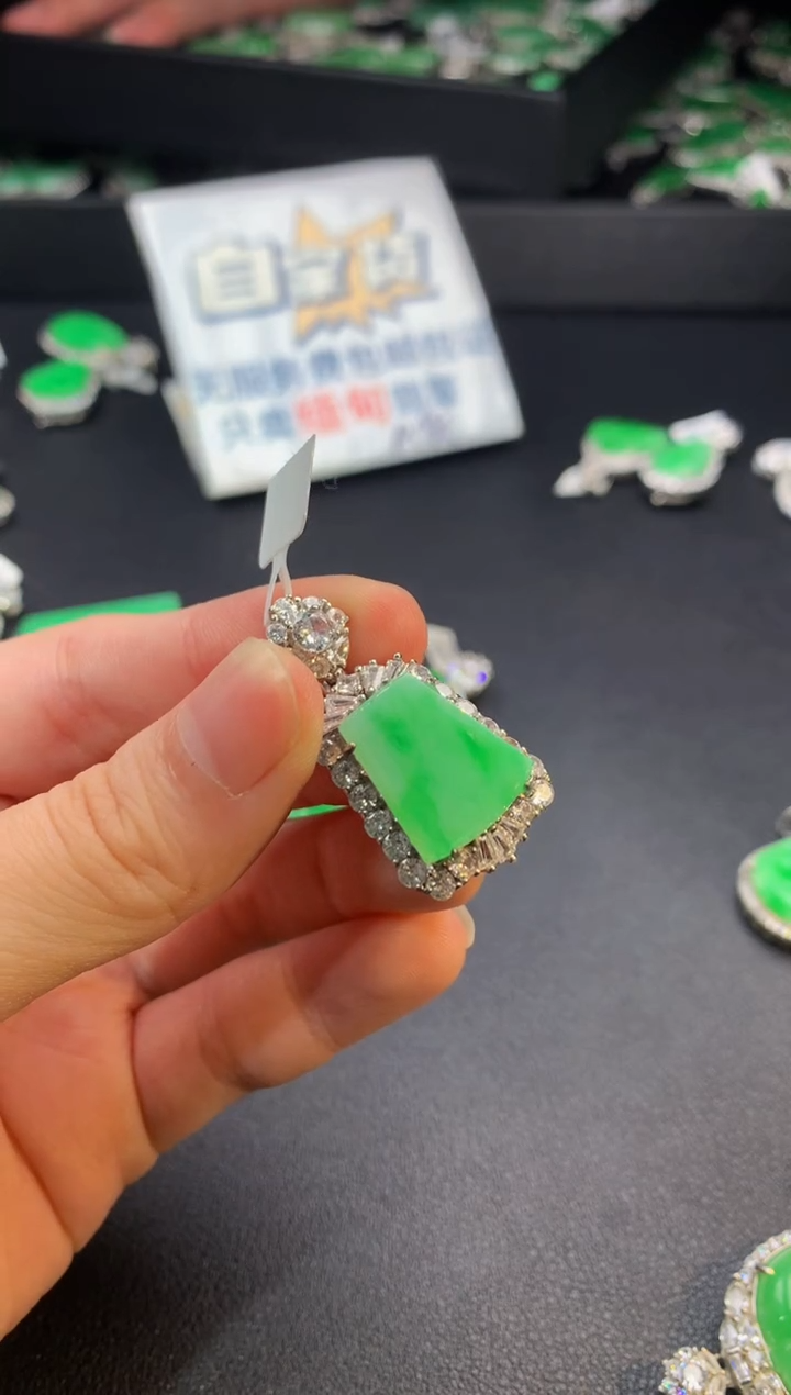 【闪购商品】翡翠颈饰银S925镶嵌翡翠