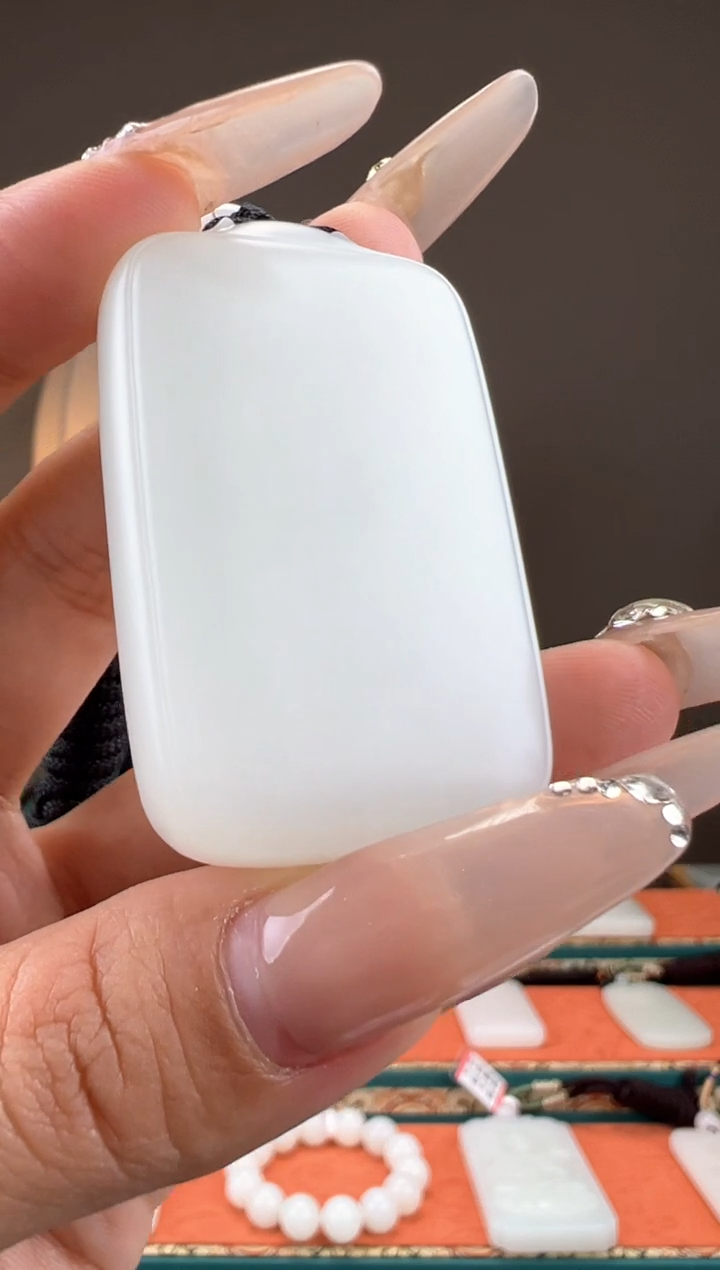 【闪购商品】和田玉颈饰未镶嵌1