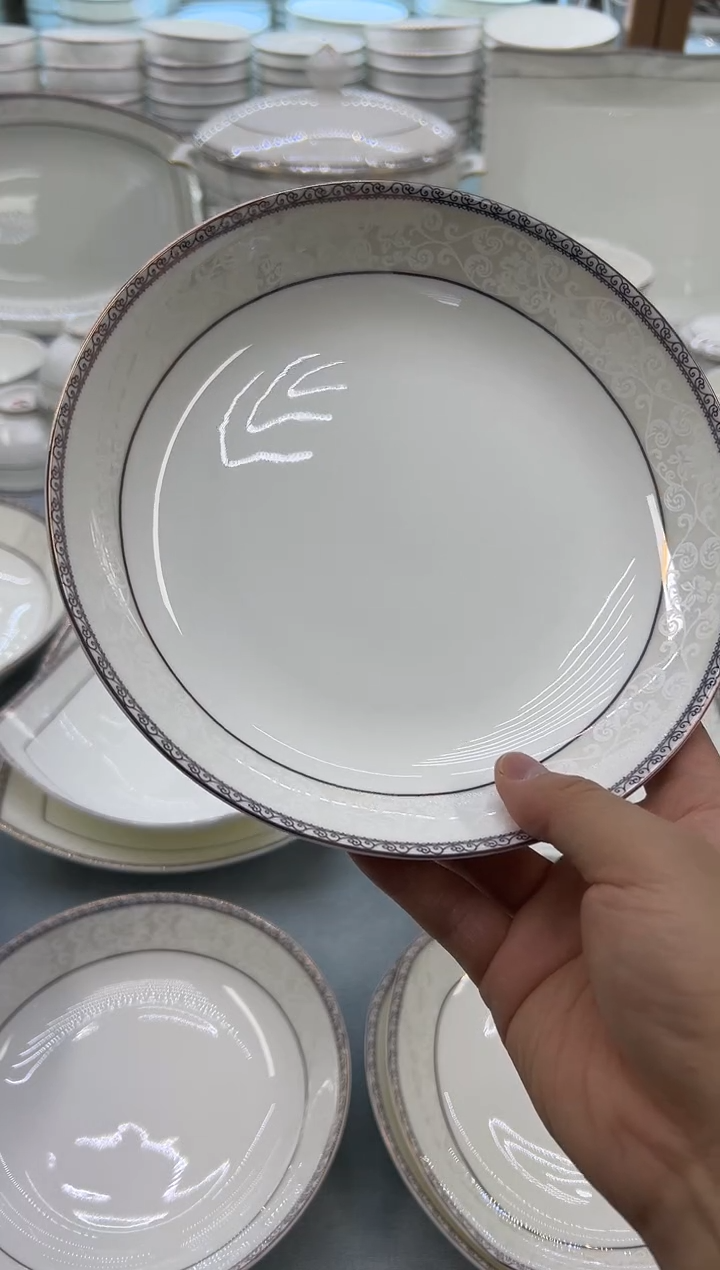 骨瓷玲珑8饭2个   